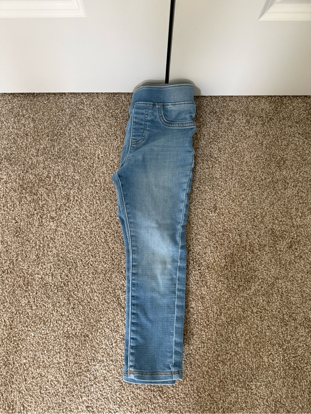 girls light wash skinny jeans